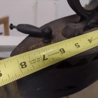 Vintage Cast iron Coal Clothes Iron