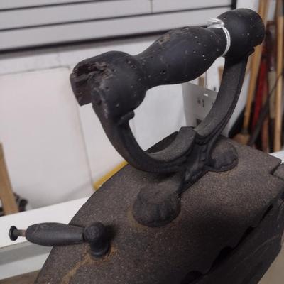 Vintage Cast iron Coal Clothes Iron