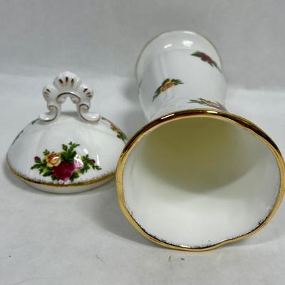 Vintage Royal Albert England Old Country Roses 5 1/2" Flower Bud Vase with Lid