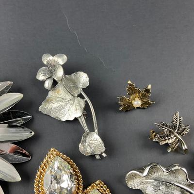 -138- BROOCH | Miscellaneous Silver Tone Pins