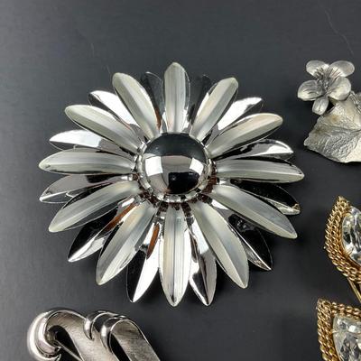 -138- BROOCH | Miscellaneous Silver Tone Pins