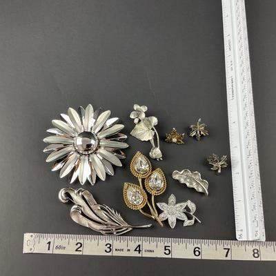 -138- BROOCH | Miscellaneous Silver Tone Pins