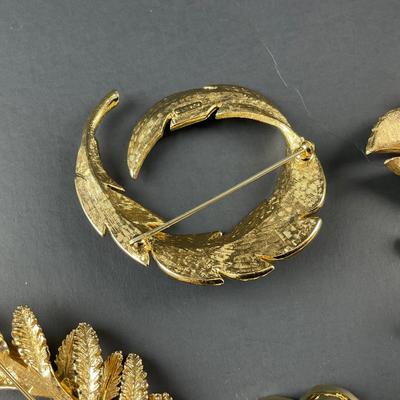 -140- BROOCH | Miscellaneous Gold Tone Pins | Marked
