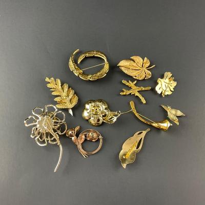 -140- BROOCH | Miscellaneous Gold Tone Pins | Marked