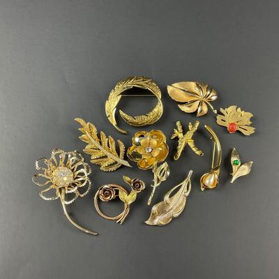 -140- BROOCH | Miscellaneous Gold Tone Pins | Marked