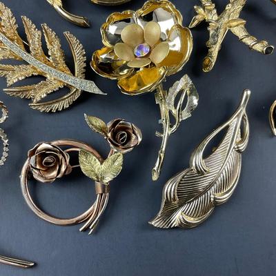 -140- BROOCH | Miscellaneous Gold Tone Pins | Marked