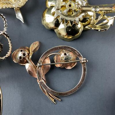 -140- BROOCH | Miscellaneous Gold Tone Pins | Marked