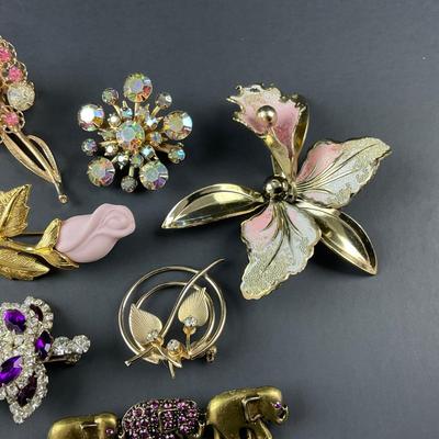 -144- BROOCH | Miscellaneous Purple & Rhinestone Pins