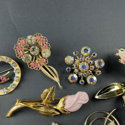 -144- BROOCH | Miscellaneous Purple & Rhinestone Pins