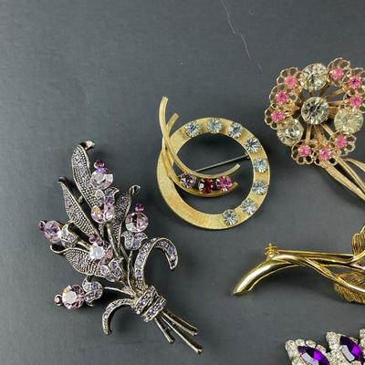 -144- BROOCH | Miscellaneous Purple & Rhinestone Pins
