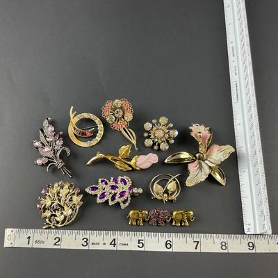-144- BROOCH | Miscellaneous Purple & Rhinestone Pins