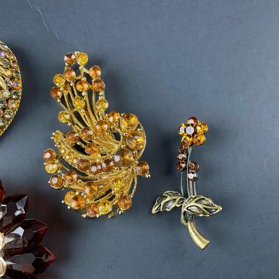 -145- BROOCH | Amber & Gold Tone Pins