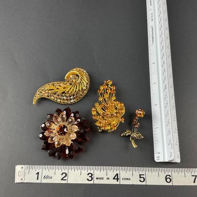 -145- BROOCH | Amber & Gold Tone Pins