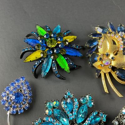 -146- BROOCH | Miscellaneous Blue Rhinestone Pins