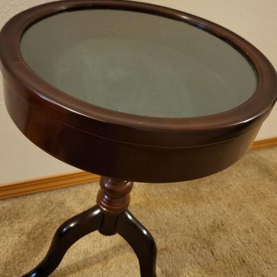 1991 Bombay Company Cherry Shadowbox Side Table