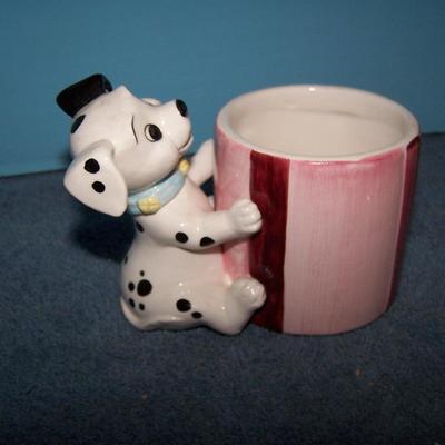 LOT 46 WONDERFUL COLLECTABLE DISNEY WINNIE THE POOH/ALICE/DALMATIANS