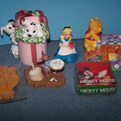 LOT 46 WONDERFUL COLLECTABLE DISNEY WINNIE THE POOH/ALICE/DALMATIANS