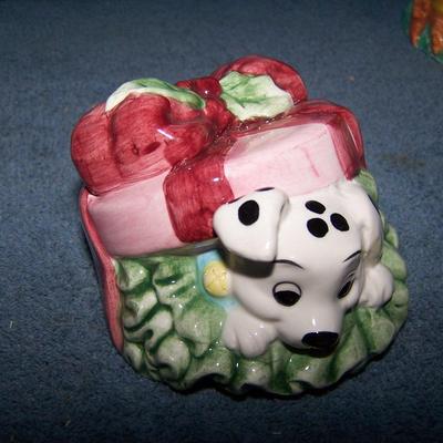 LOT 46 WONDERFUL COLLECTABLE DISNEY WINNIE THE POOH/ALICE/DALMATIANS