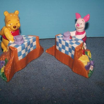 LOT 46 WONDERFUL COLLECTABLE DISNEY WINNIE THE POOH/ALICE/DALMATIANS