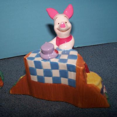 LOT 46 WONDERFUL COLLECTABLE DISNEY WINNIE THE POOH/ALICE/DALMATIANS
