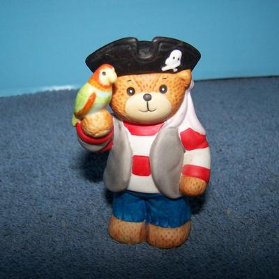 LOT 49 ADORABLE COLLECTABLE LUCY & ME BEARS--PIRATE/STAR/WINTER