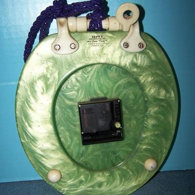 LOT 54 FANTASTIC COLLECTABLE MERMAID/SHELLS TOILET SEAT CLOCK