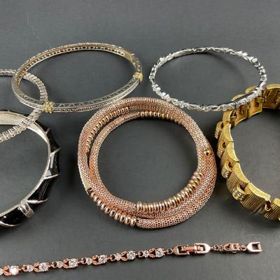 -173- COSTUME JEWELRY | Miscellaneous Bracelets
