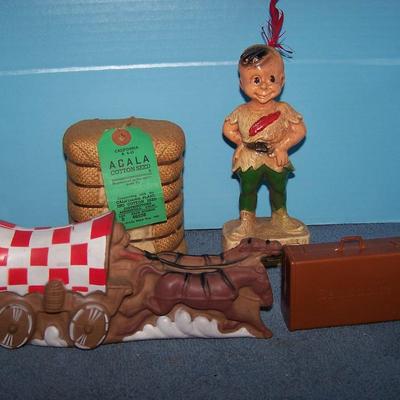 LOT 61 WONDERFUL VINTAGE ADVERTISING ITEMS--RALSTON PURINA/SAMSONITE ++