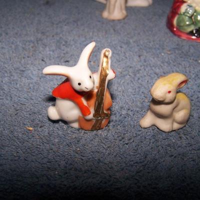LOT 68 MID CENTURY MINI FIGURINES