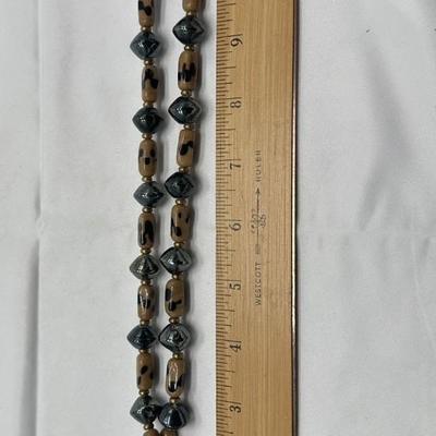 Stone beads necklet
