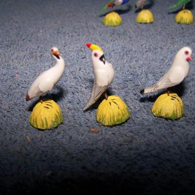 LOT 70 VINTAGE TINY CLAY BIRDS