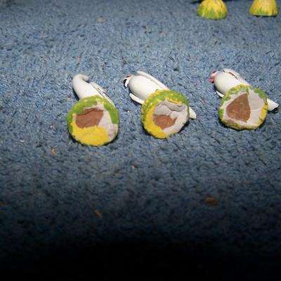 LOT 70 VINTAGE TINY CLAY BIRDS