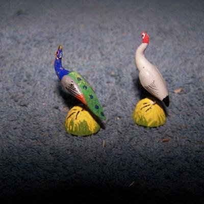LOT 70 VINTAGE TINY CLAY BIRDS
