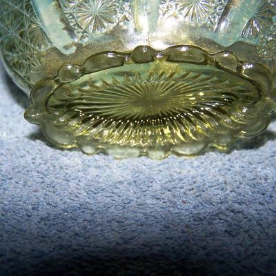 LOT 71 LOVELY COLLECTABLE FENTON GLASSWARE
