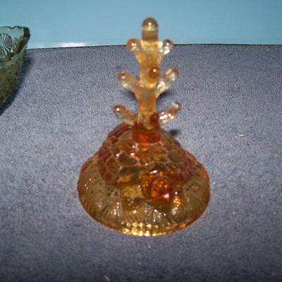 LOT 71 LOVELY COLLECTABLE FENTON GLASSWARE
