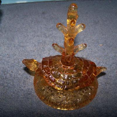 LOT 71 LOVELY COLLECTABLE FENTON GLASSWARE