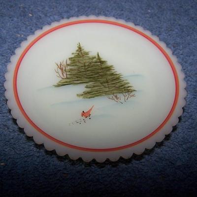 LOT 71 LOVELY COLLECTABLE FENTON GLASSWARE