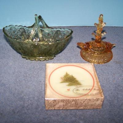LOT 71 LOVELY COLLECTABLE FENTON GLASSWARE