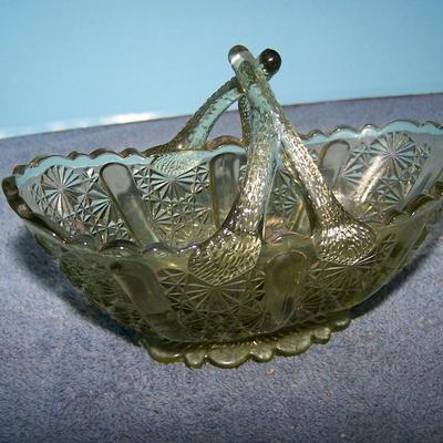 LOT 71 LOVELY COLLECTABLE FENTON GLASSWARE