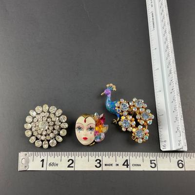 -185- BROOCH | Miscellaneous Multicolored Rhinestone Pins