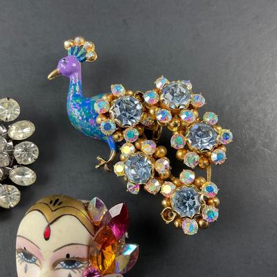 -185- BROOCH | Miscellaneous Multicolored Rhinestone Pins