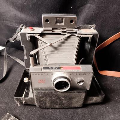 VINTAGE POLAROID 101 LAND CAMERA AND POLAROID J33 CAMERA