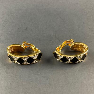 -194- ST. JOHN | Gold Tone “Diamond” Pattern & Black Enamel & Swarovski Crystals Earrings