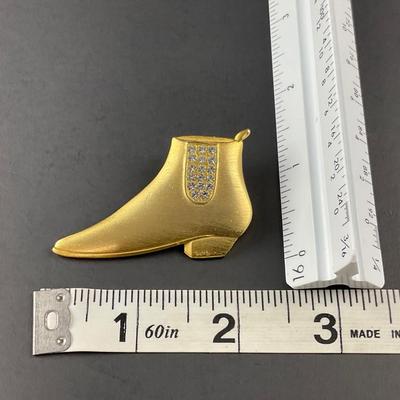 -196- JJ | Gold Tone Rhinestone Shoe Brooch | Marked