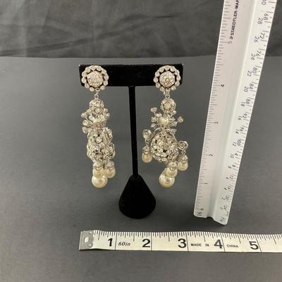 -198- COSTUME JEWELRY | Rhinestone & Crystal Chandelier Clip Earrings