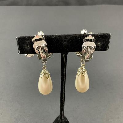 -200- CHRISTIAN DIOR | Germany Clip Pearl Earrings | Marked