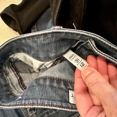LOFT JEANS SIZE 31/12