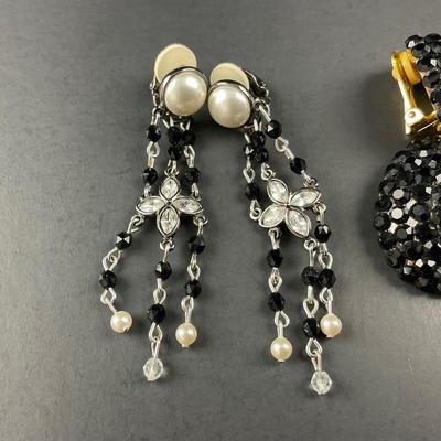-206- SWAROVSKI | Black & White Clip Earrings