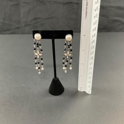 -206- SWAROVSKI | Black & White Clip Earrings