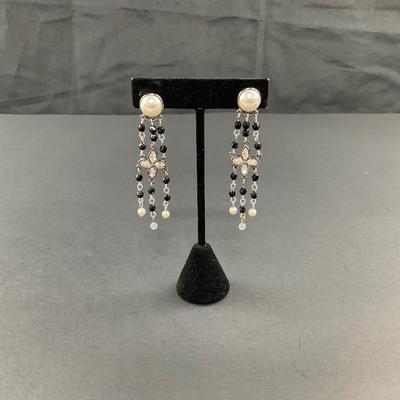 -206- SWAROVSKI | Black & White Clip Earrings